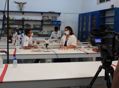 Coordenadora do curso de Ciências Biológicas participou de gravação do programa “Se Liga na Educação”