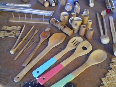 Izabela Hendrix promove a Oficina Ecoarq: objetos e utensílios de bambu
