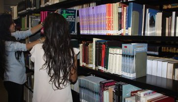 Atividades de laboratórios e pesquisas que promovem uma formação profissional e acadêmica integral